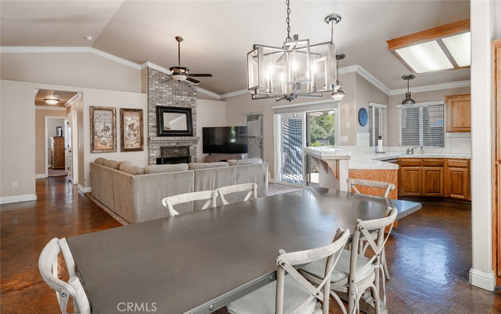 2232 Howard St, Kingsburg, CA 93631