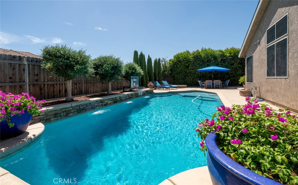 2232 Howard St, Kingsburg, CA 93631