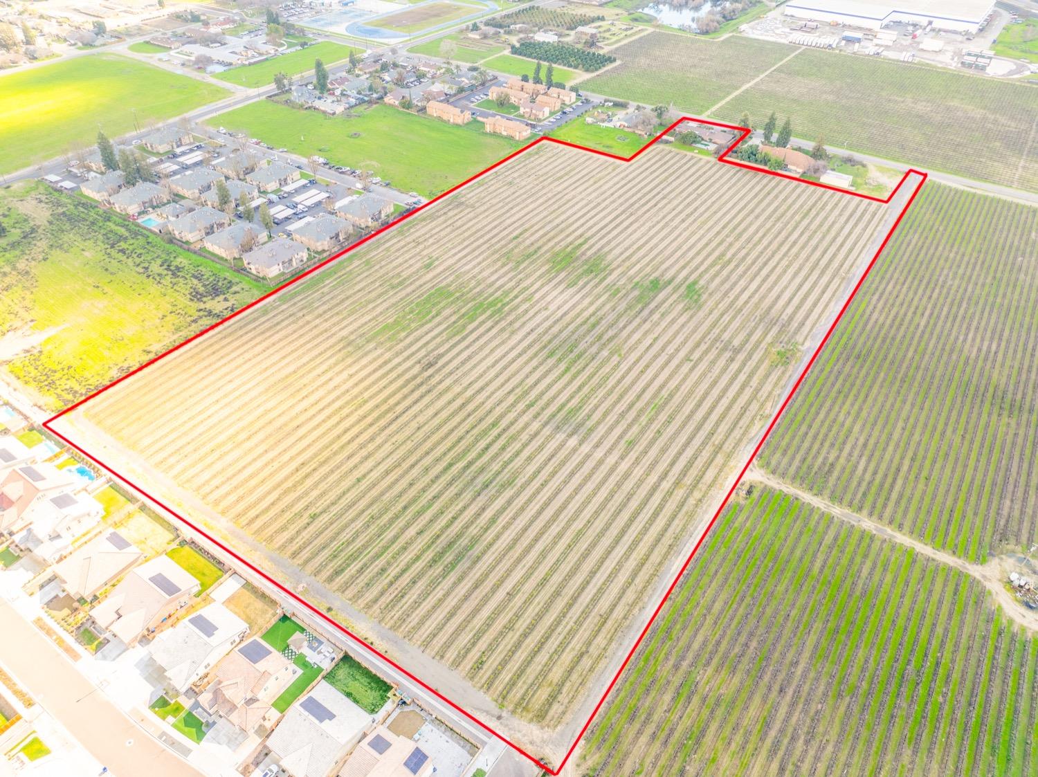 12812 E Stroud Ave, Kingsburg, CA 93631