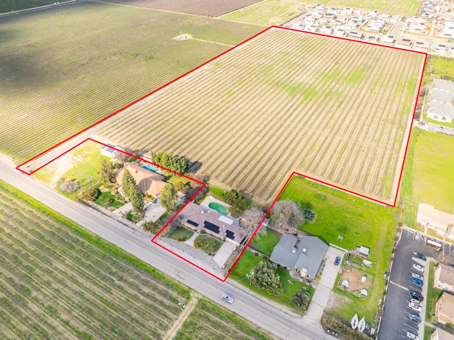 12812 E Stroud Ave, Kingsburg, CA 93631