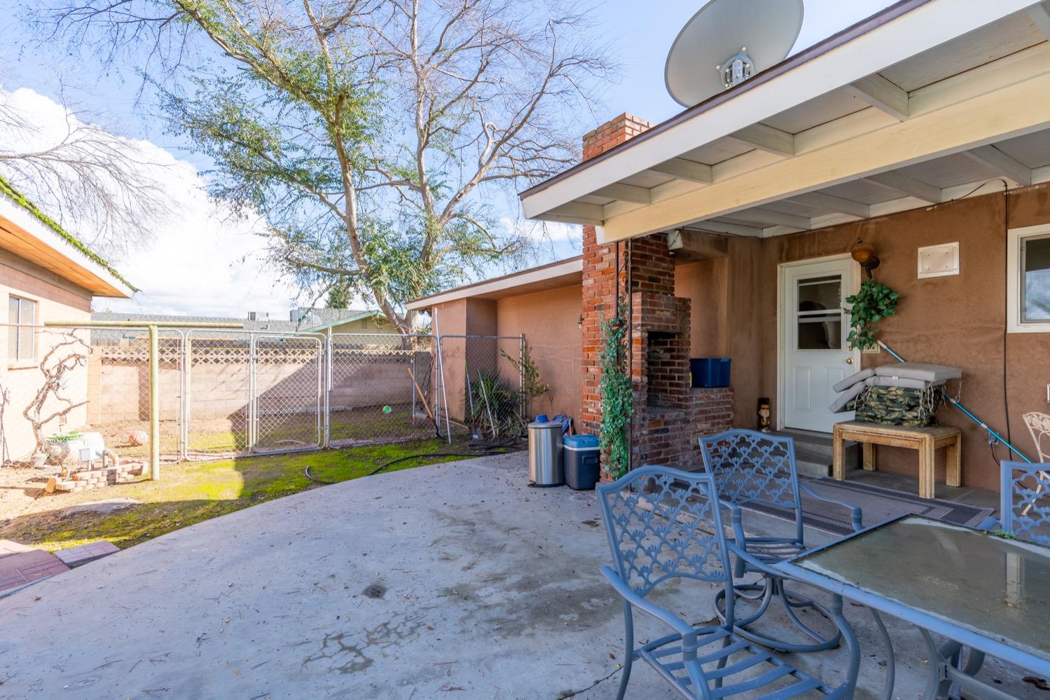 12812 E Stroud Ave, Kingsburg, CA 93631