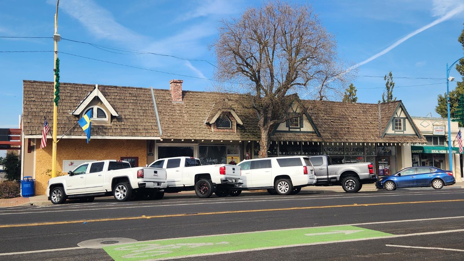 1549 Draper St, Kingsburg, CA 93631