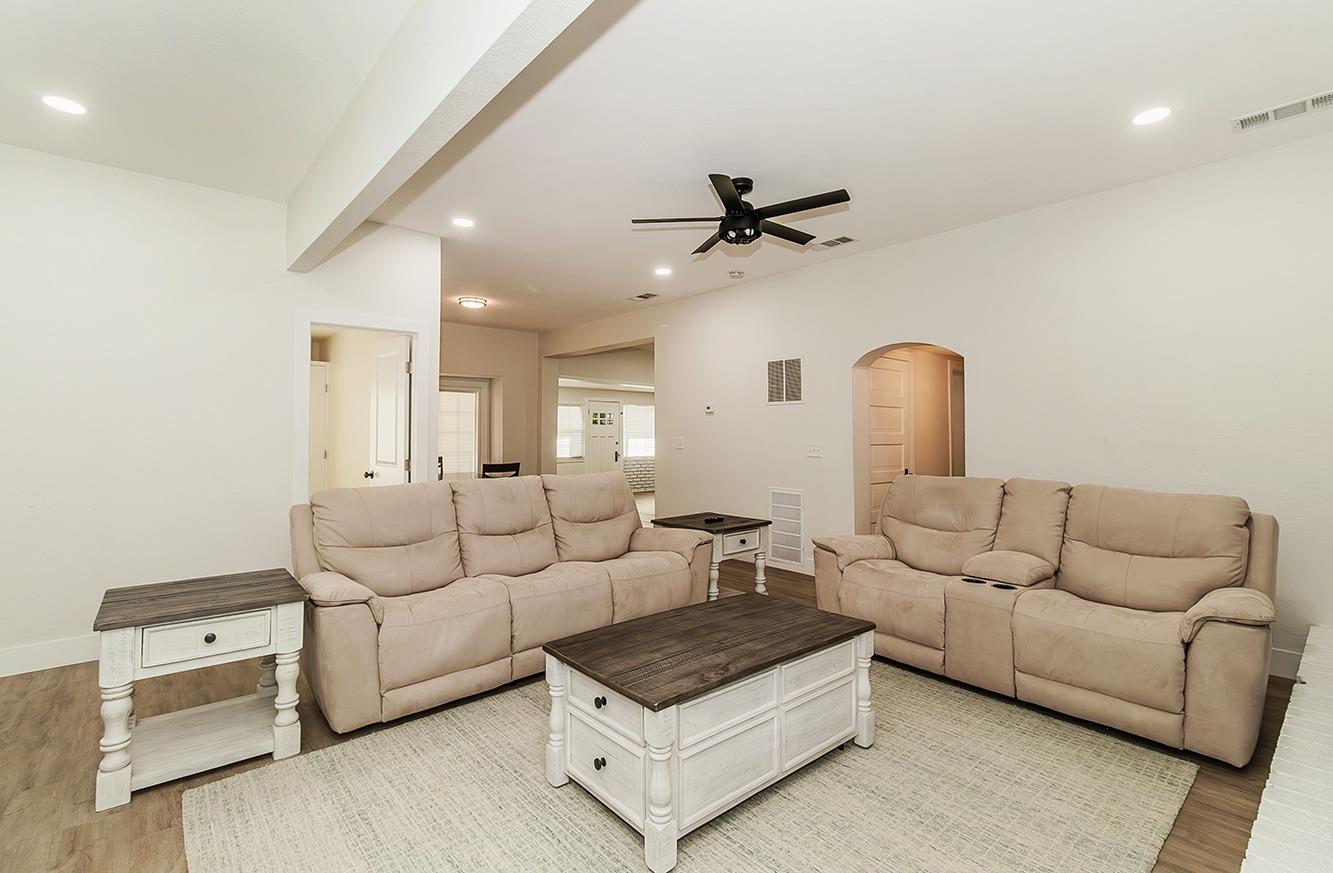 5221 S Reed Ave, Reedley, CA 93654