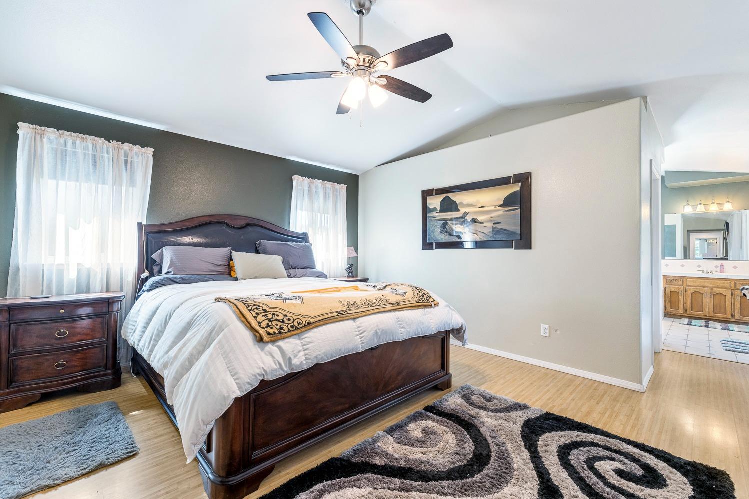 2371 Sophia Ln, Kingsburg, CA 93631