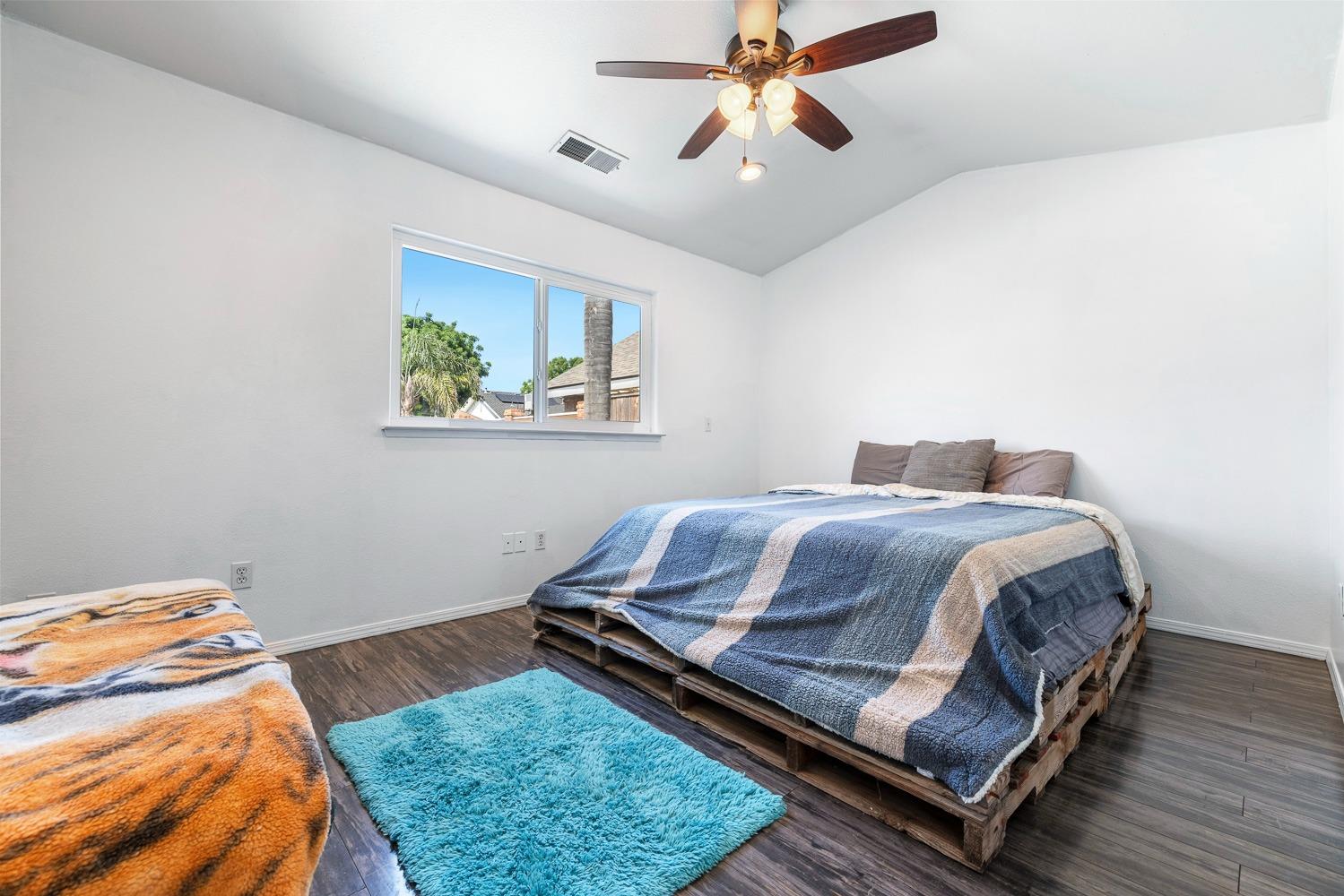 2371 Sophia Ln, Kingsburg, CA 93631
