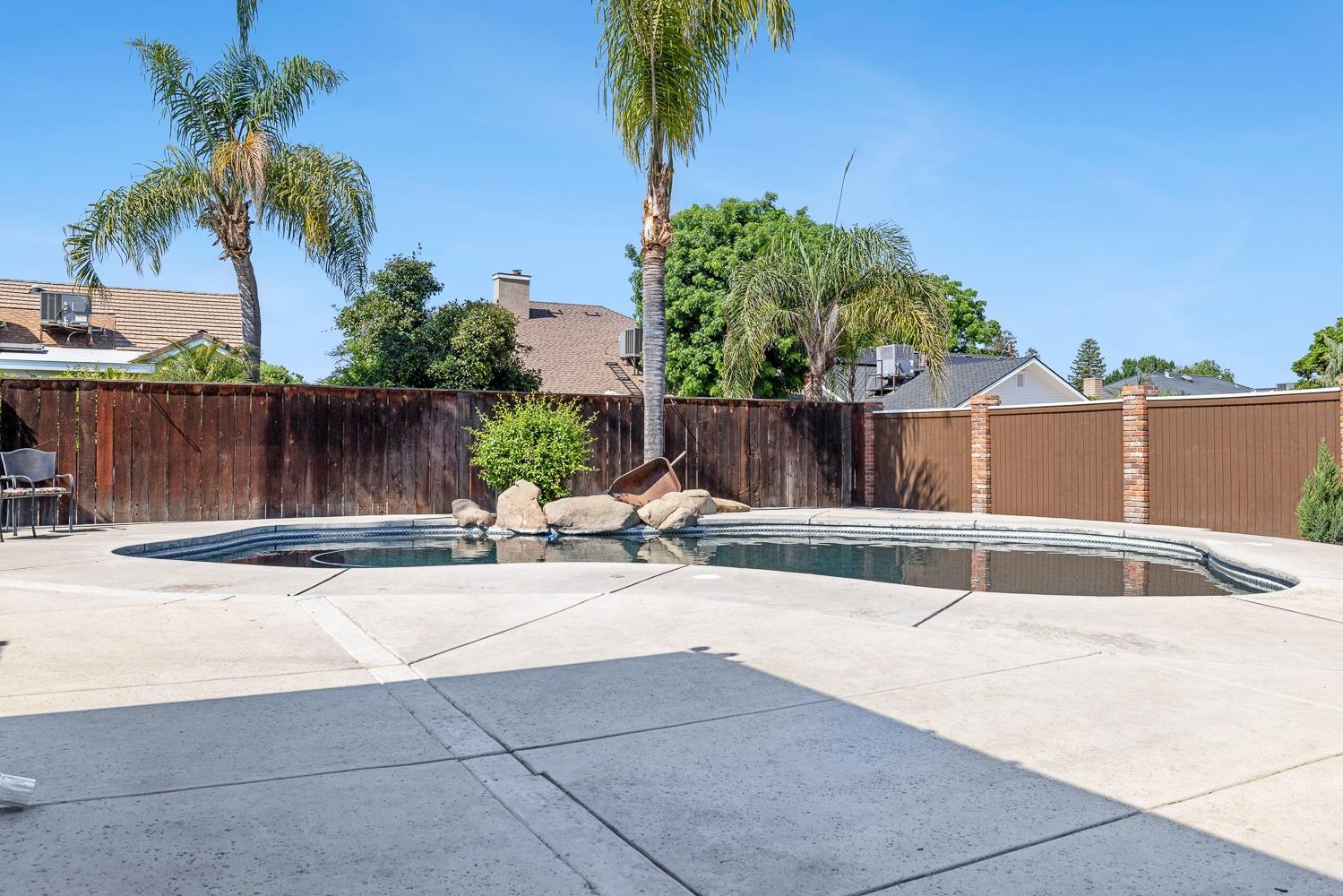 2371 Sophia Ln, Kingsburg, CA 93631