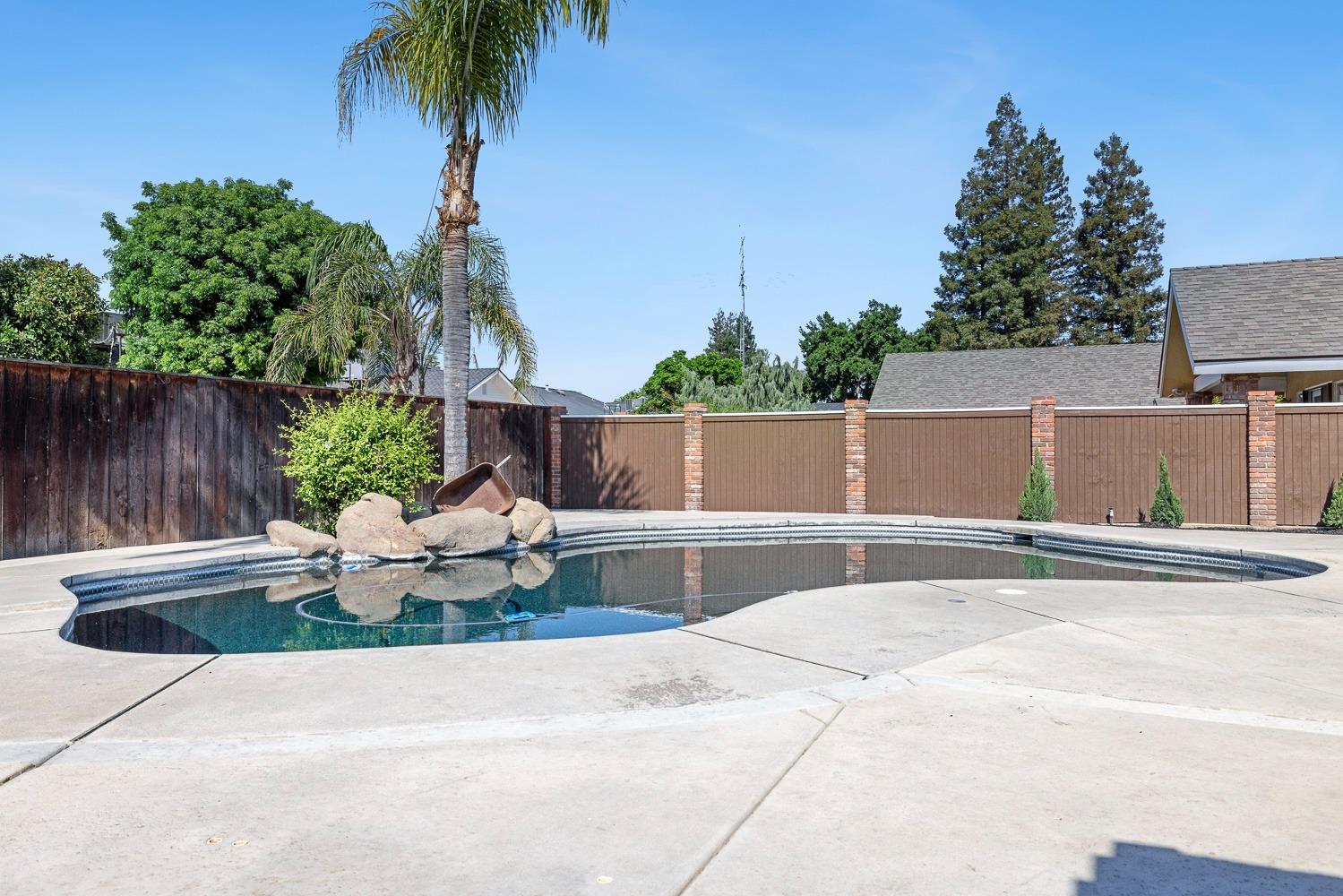 2371 Sophia Ln, Kingsburg, CA 93631