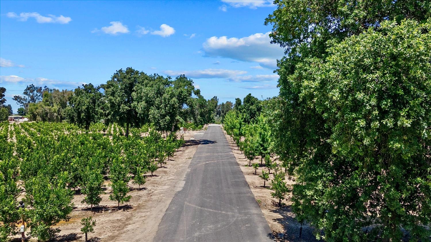 5750 Benicia Ave, Kingsburg, CA 93631