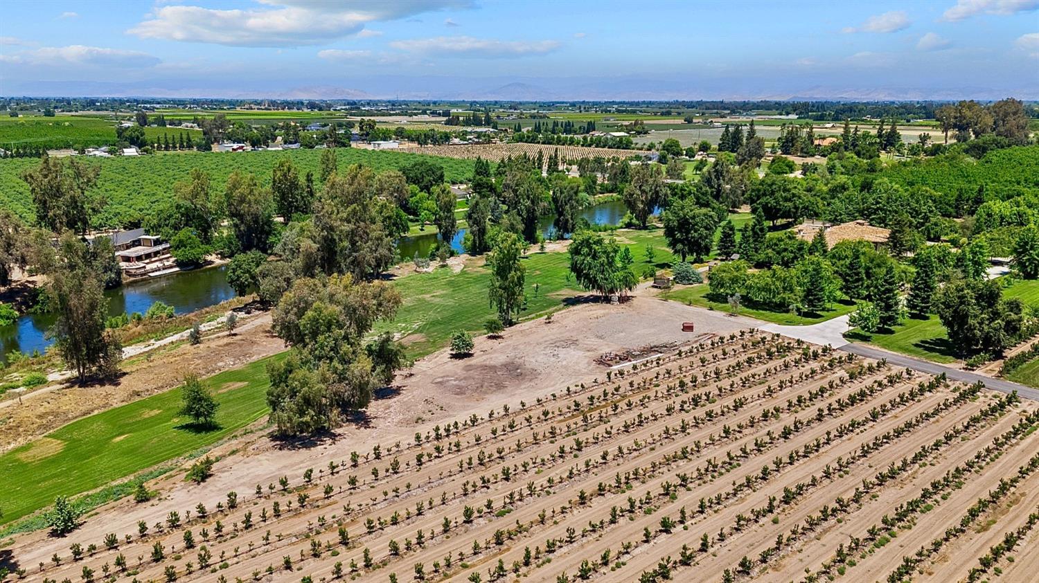 5750 Benicia Ave, Kingsburg, CA 93631