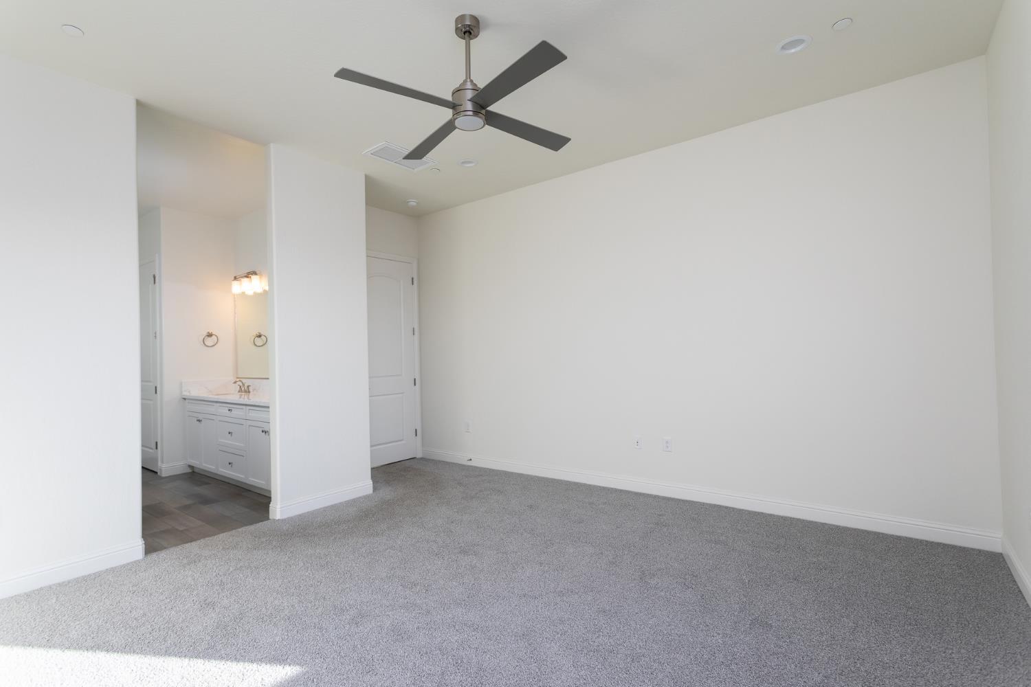 3081 19th St, Kingsburg, CA 93631