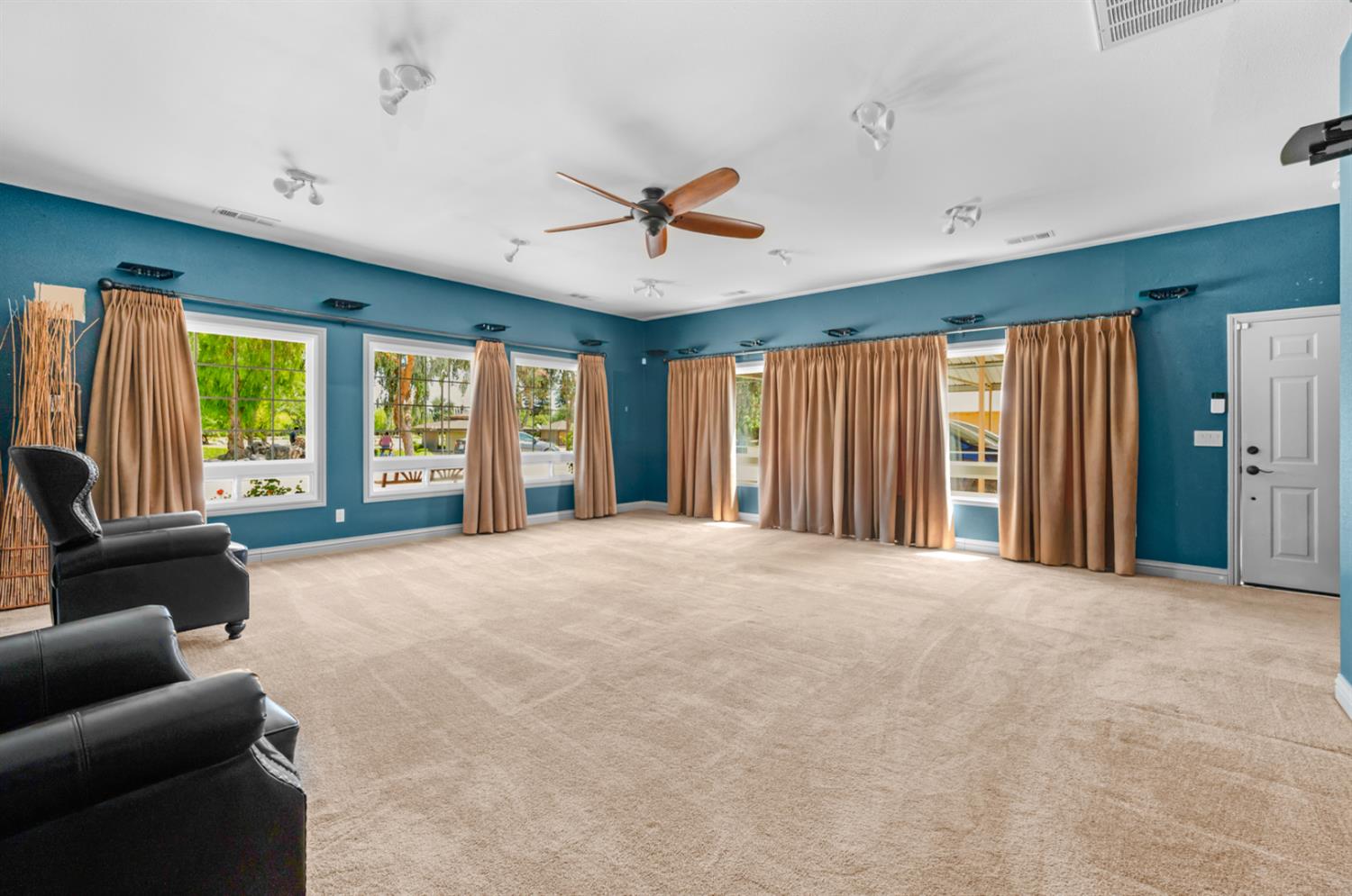 13715 Nebraska, Kingsburg, CA 93631