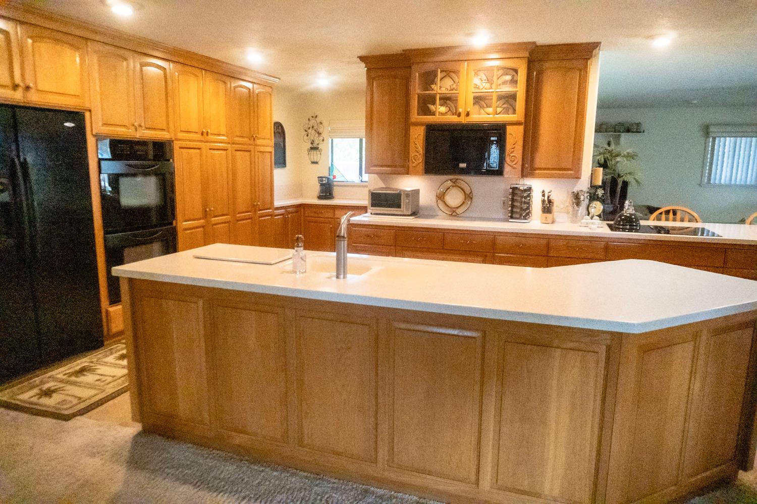 7315 S Kings River Rd, Parlier, CA 93648