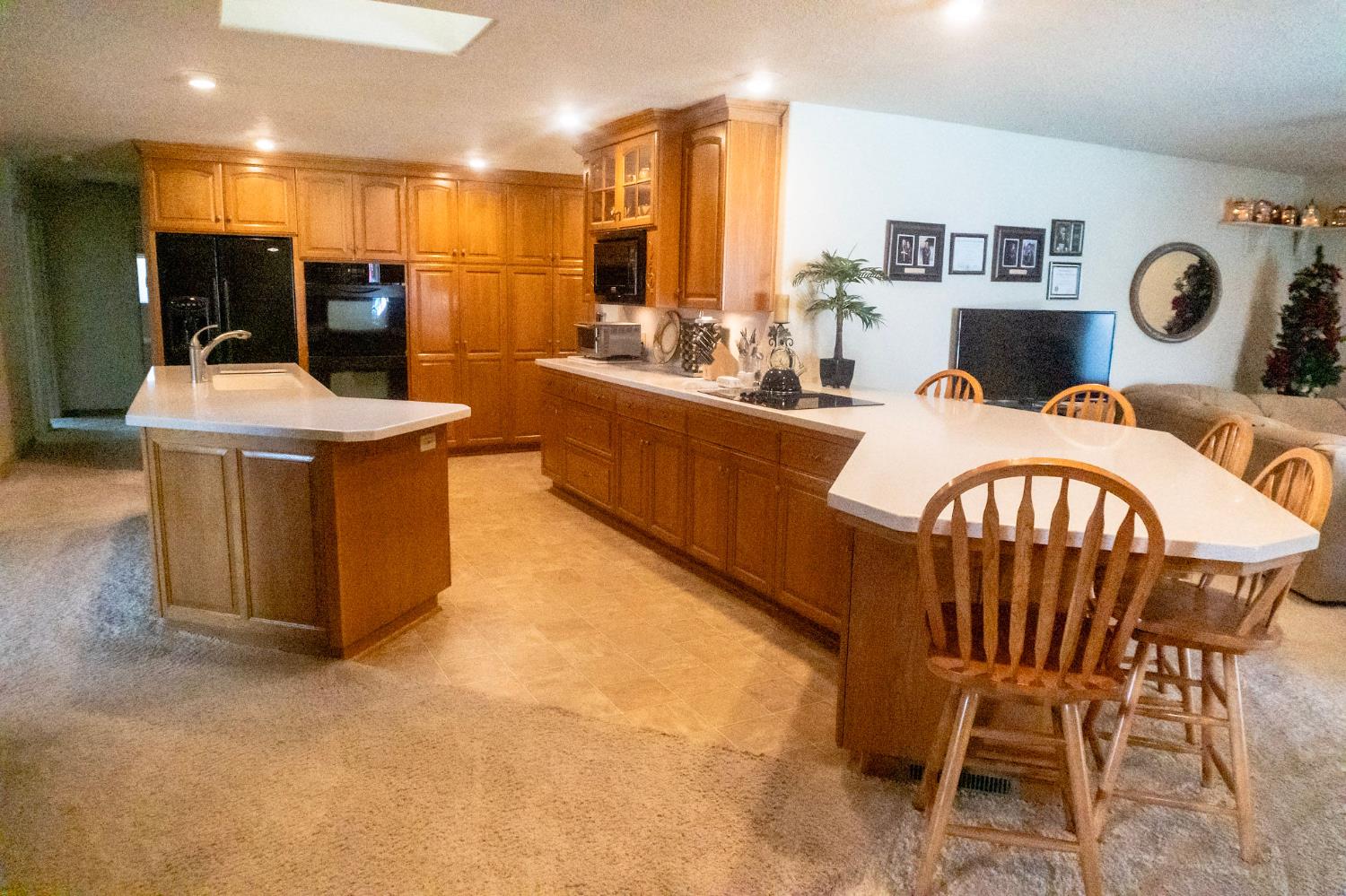 7315 S Kings River Rd, Parlier, CA 93648