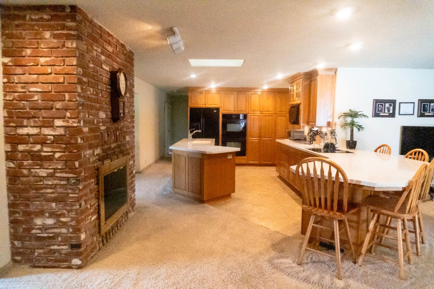 7315 S Kings River Rd, Parlier, CA 93648