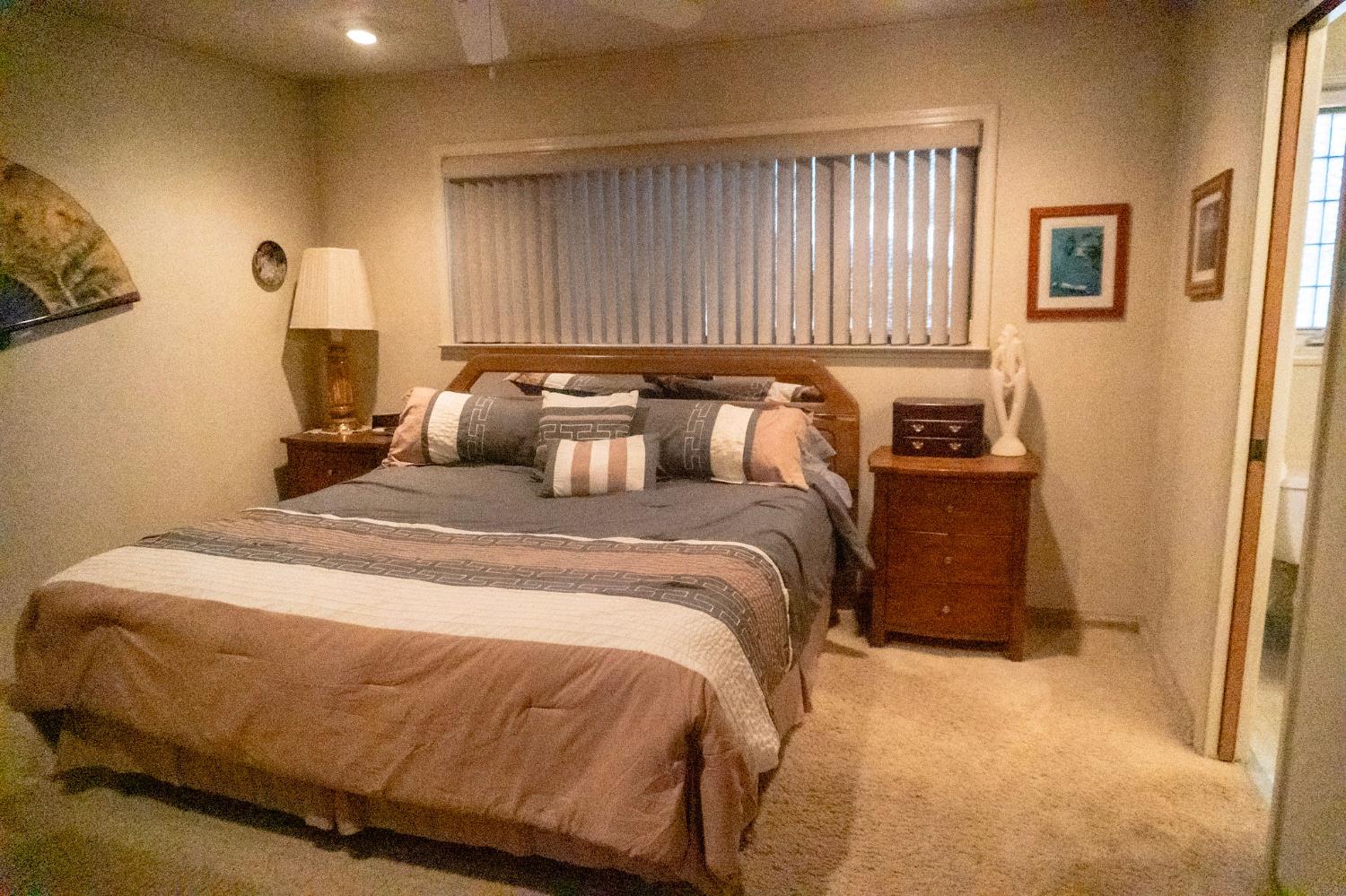 7315 S Kings River Rd, Parlier, CA 93648