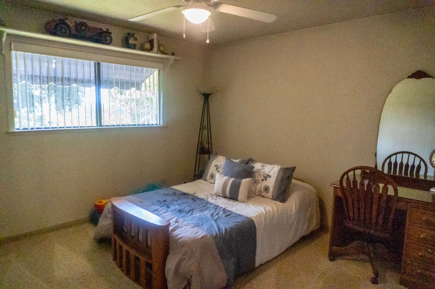 7315 S Kings River Rd, Parlier, CA 93648