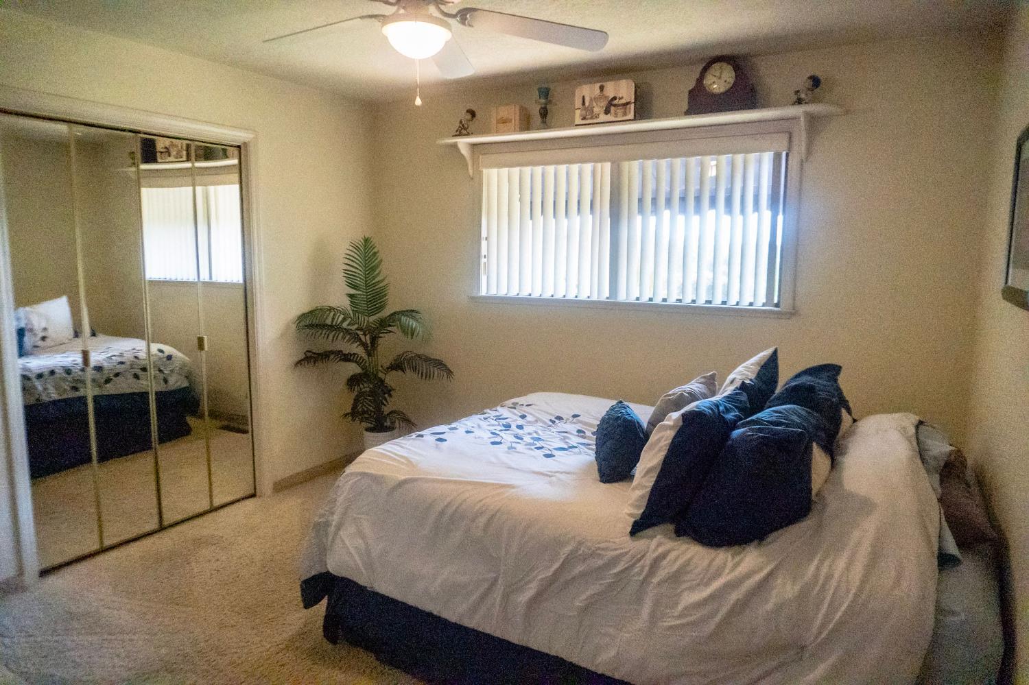 7315 S Kings River Rd, Parlier, CA 93648