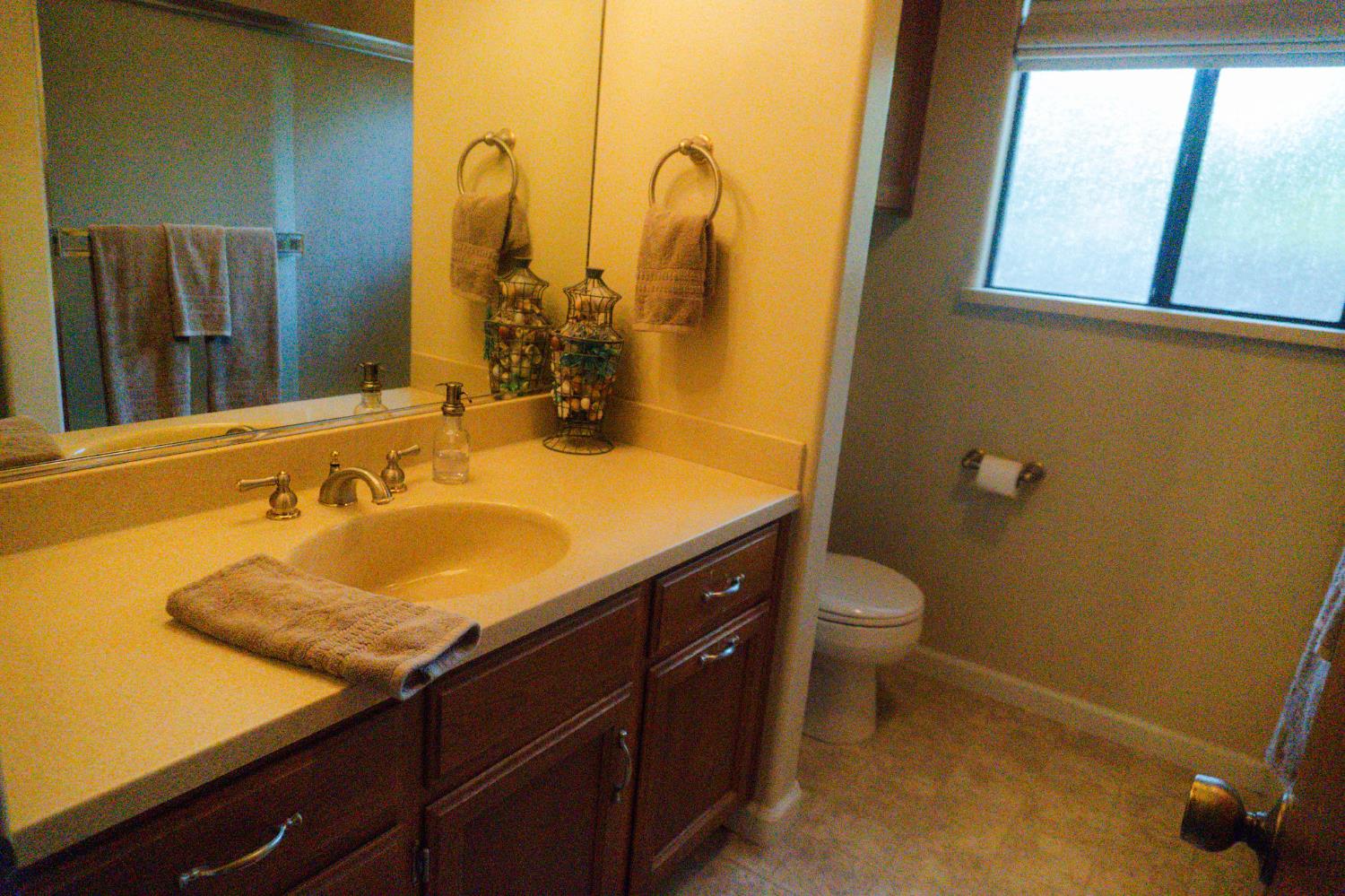 7315 S Kings River Rd, Parlier, CA 93648