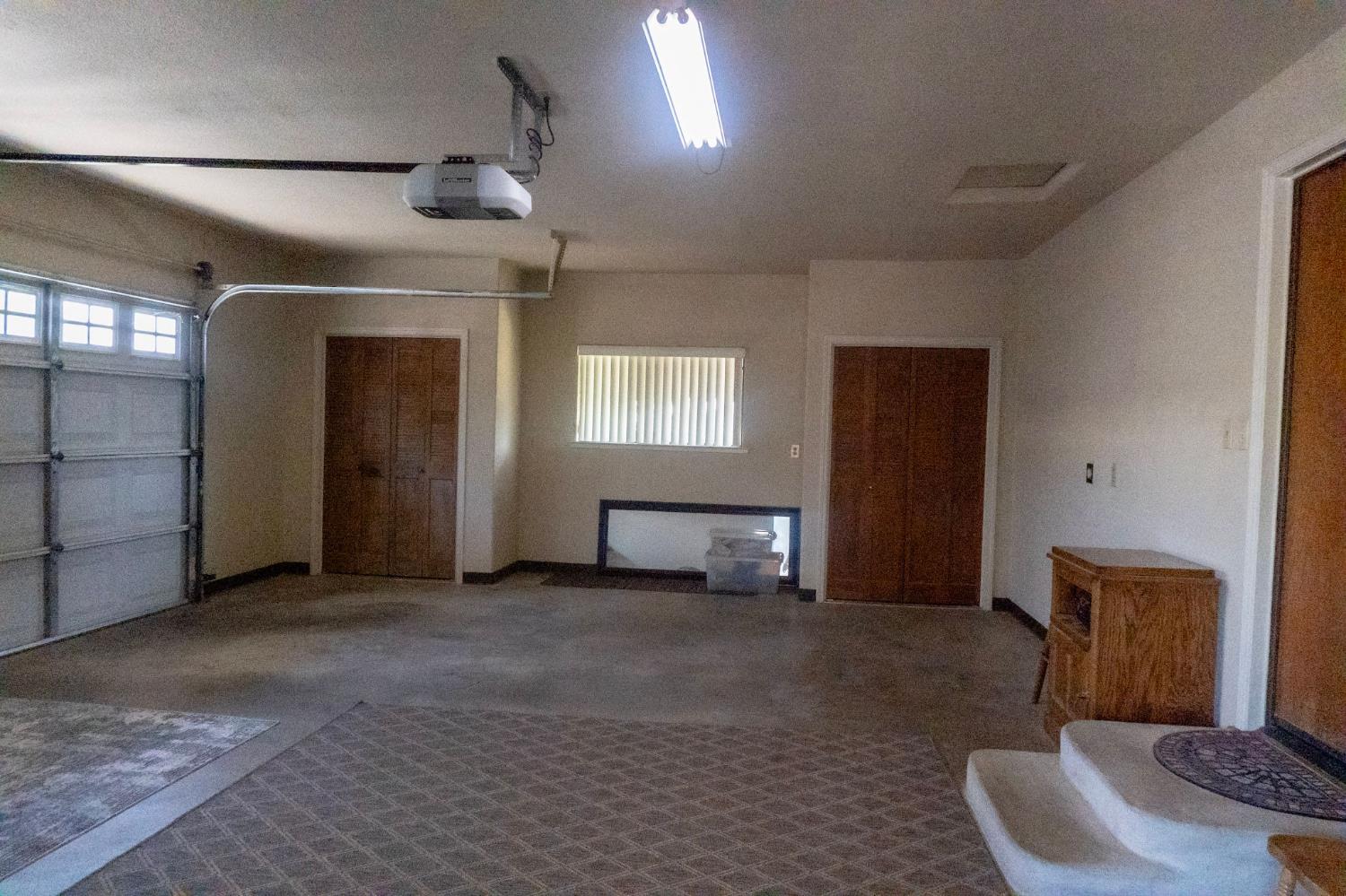 7315 S Kings River Rd, Parlier, CA 93648
