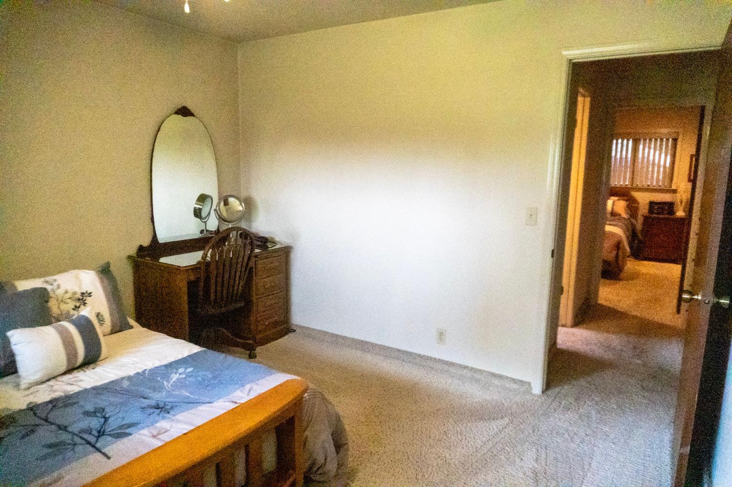 7315 S Kings River Rd, Parlier, CA 93648