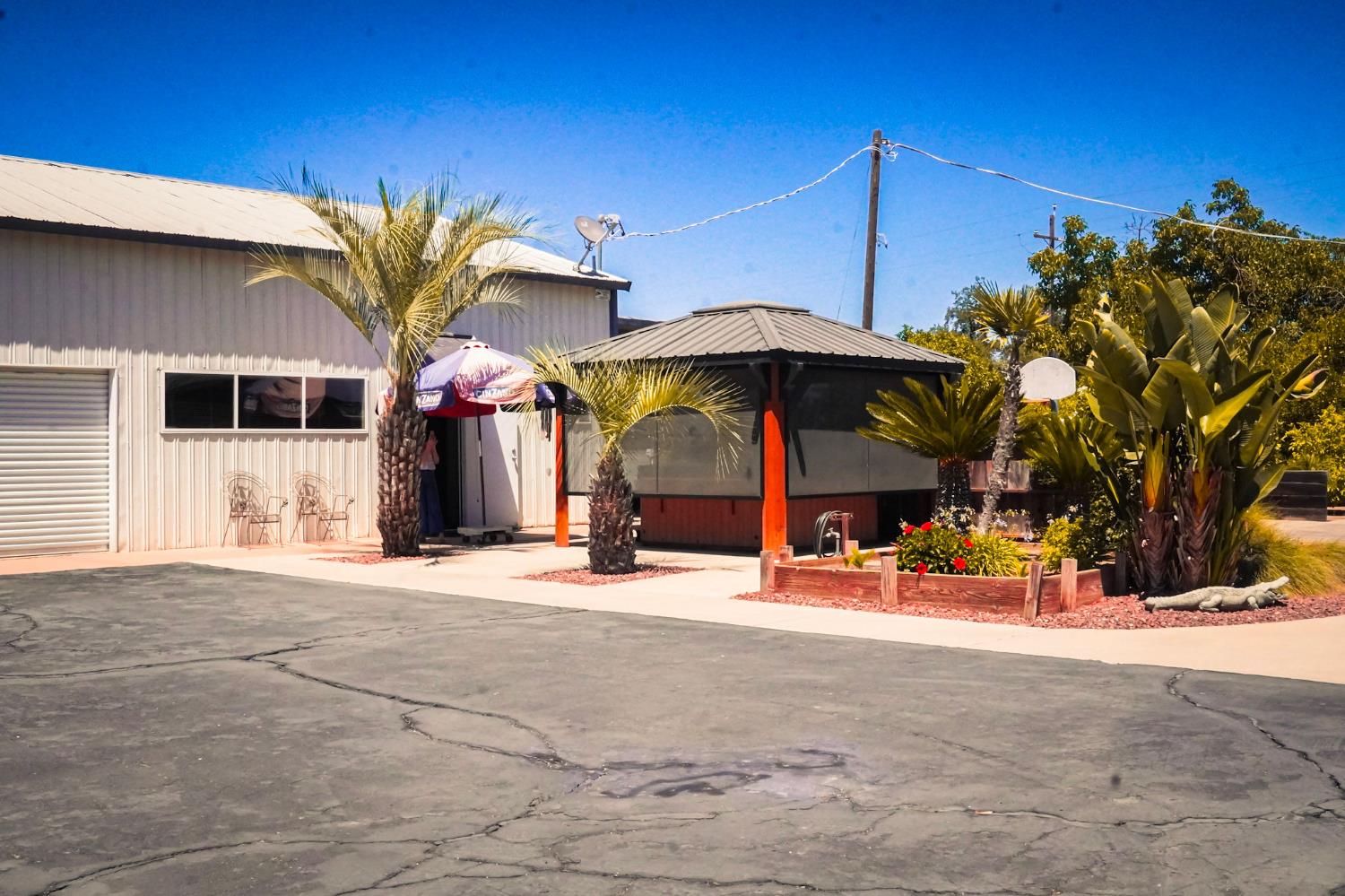7315 S Kings River Rd, Parlier, CA 93648