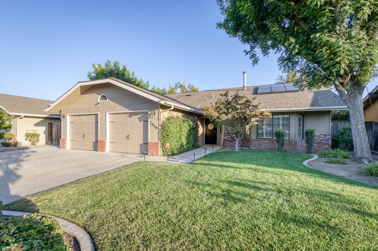 2450 Harold St, Kingsburg, CA 93631