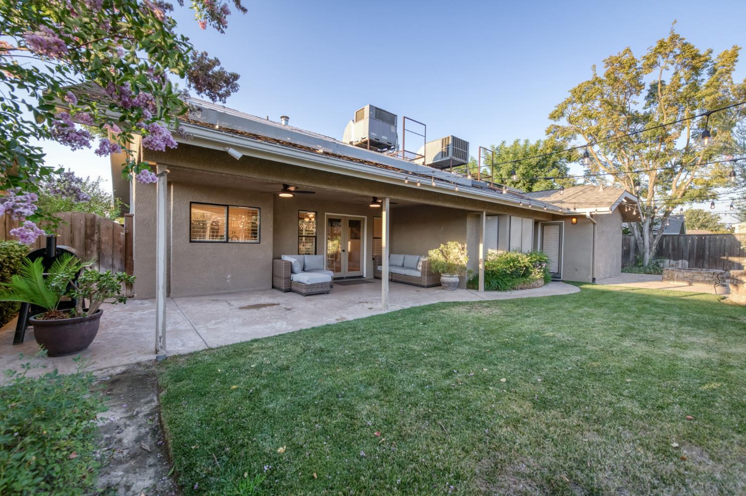 2450 Harold St, Kingsburg, CA 93631