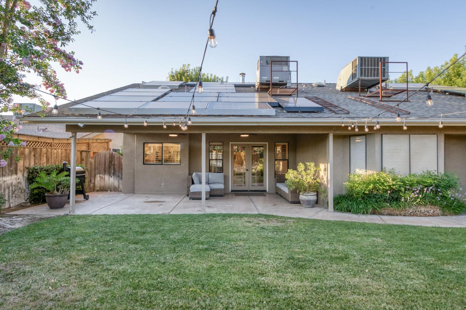 2450 Harold St, Kingsburg, CA 93631