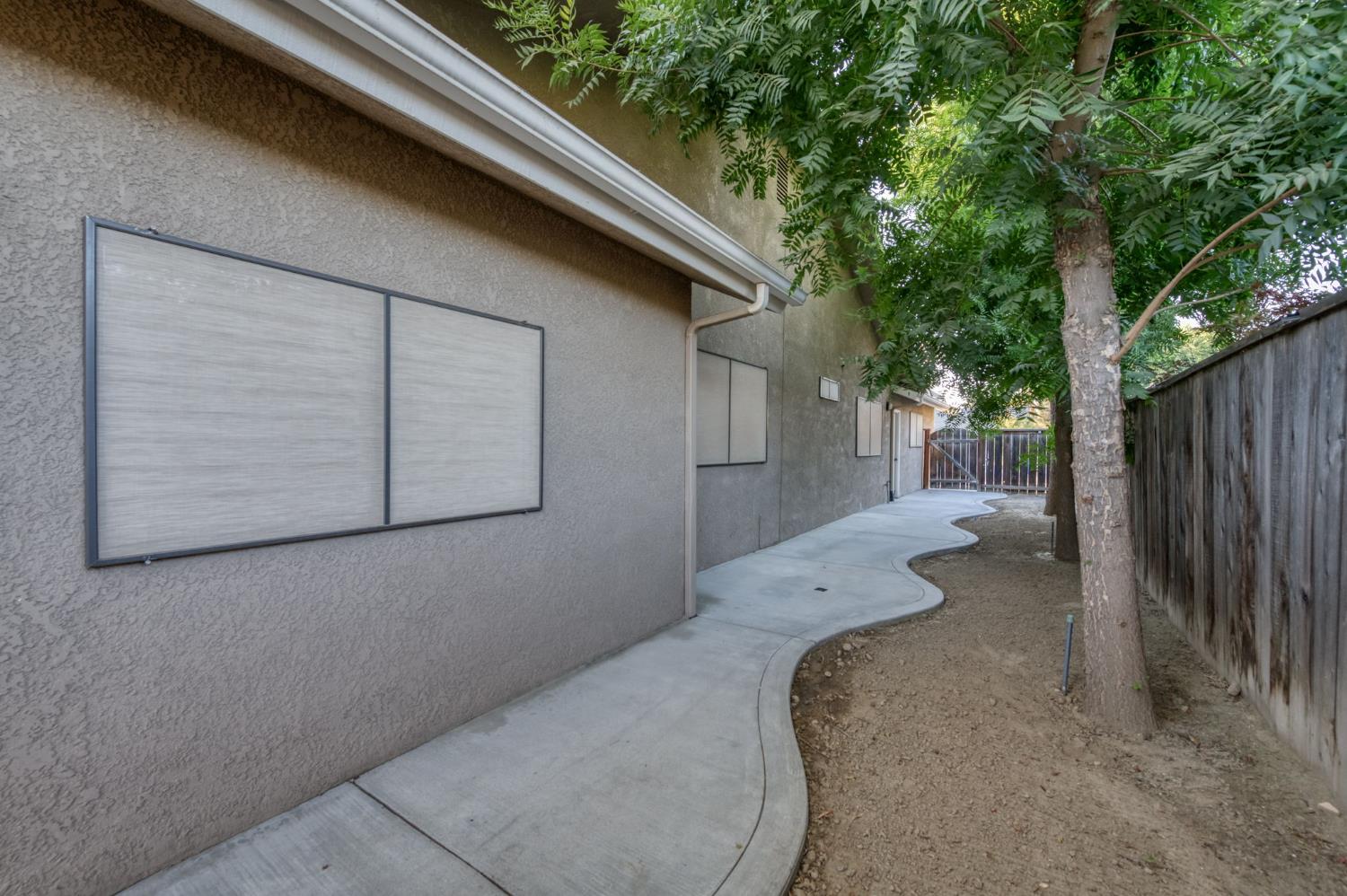 2450 Harold St, Kingsburg, CA 93631
