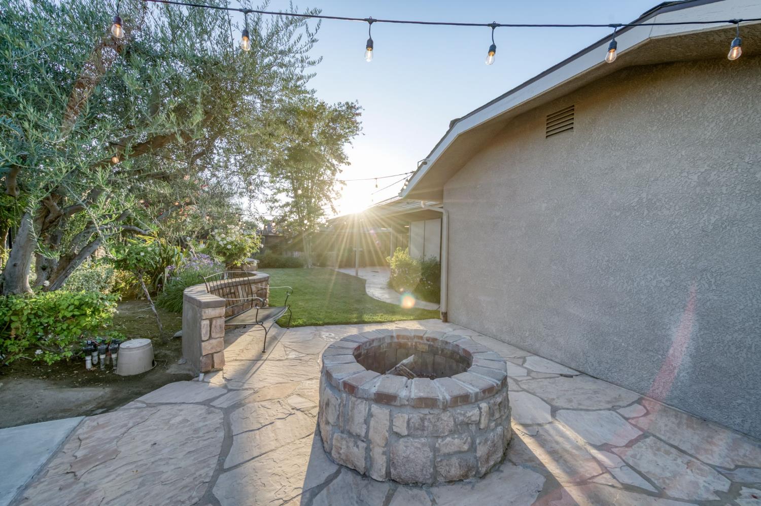 2450 Harold St, Kingsburg, CA 93631