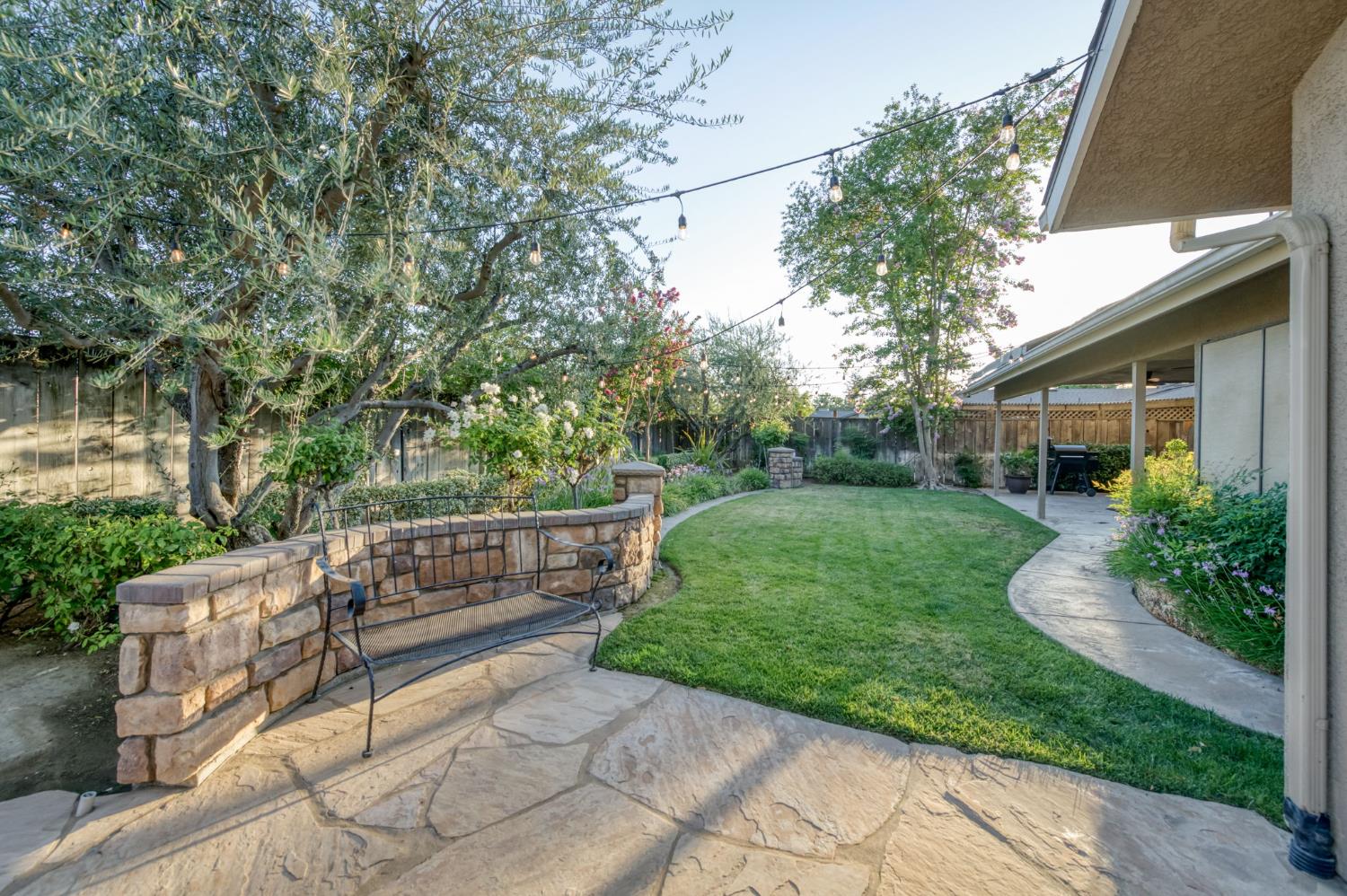 2450 Harold St, Kingsburg, CA 93631