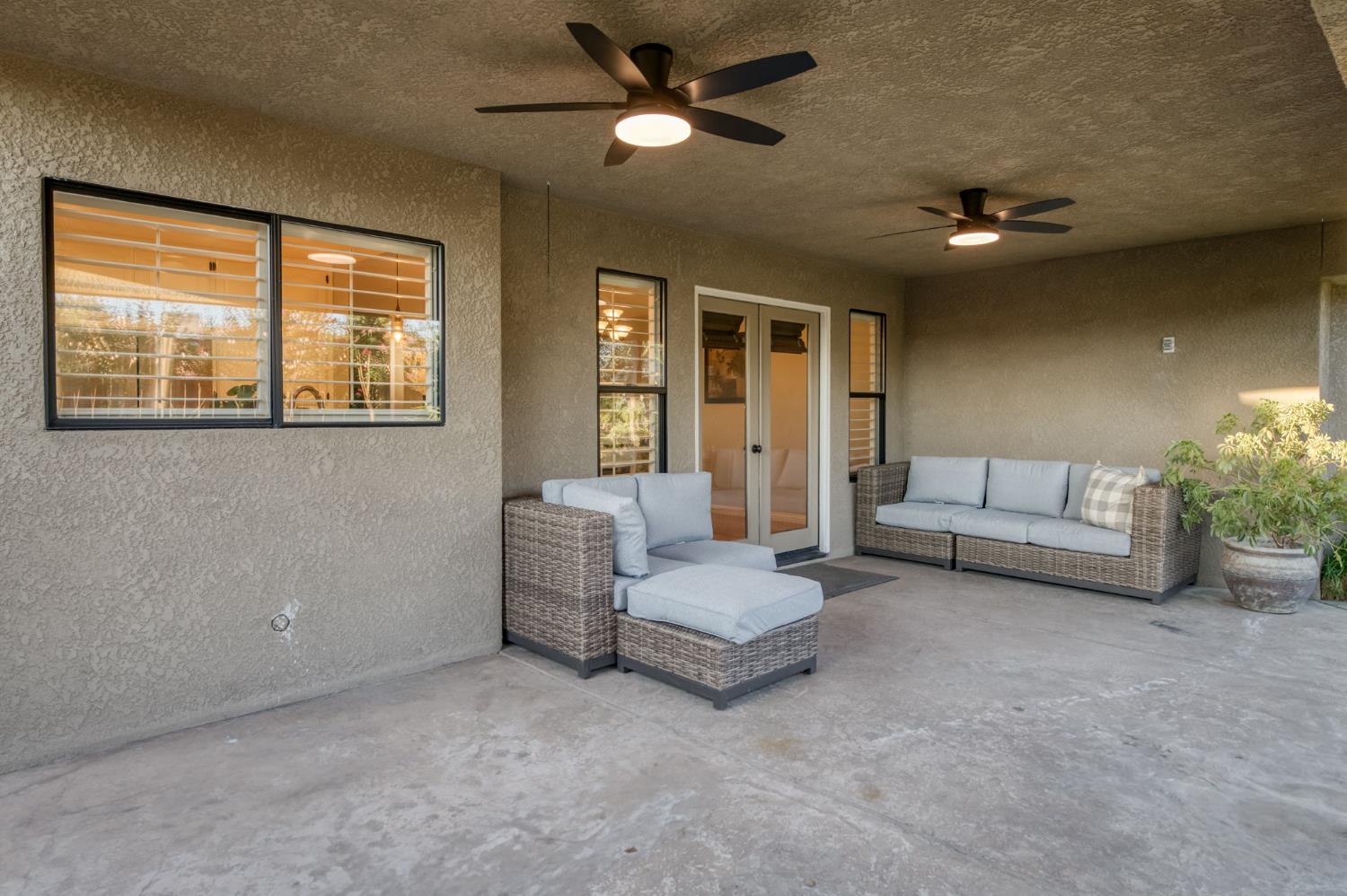 2450 Harold St, Kingsburg, CA 93631