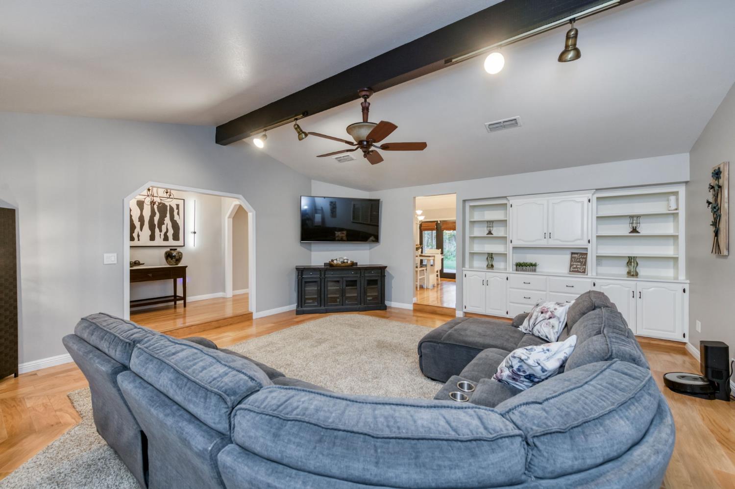 2450 Harold St, Kingsburg, CA 93631