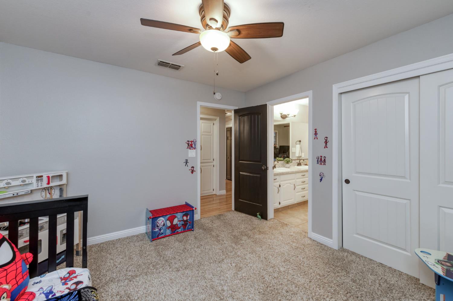 2450 Harold St, Kingsburg, CA 93631