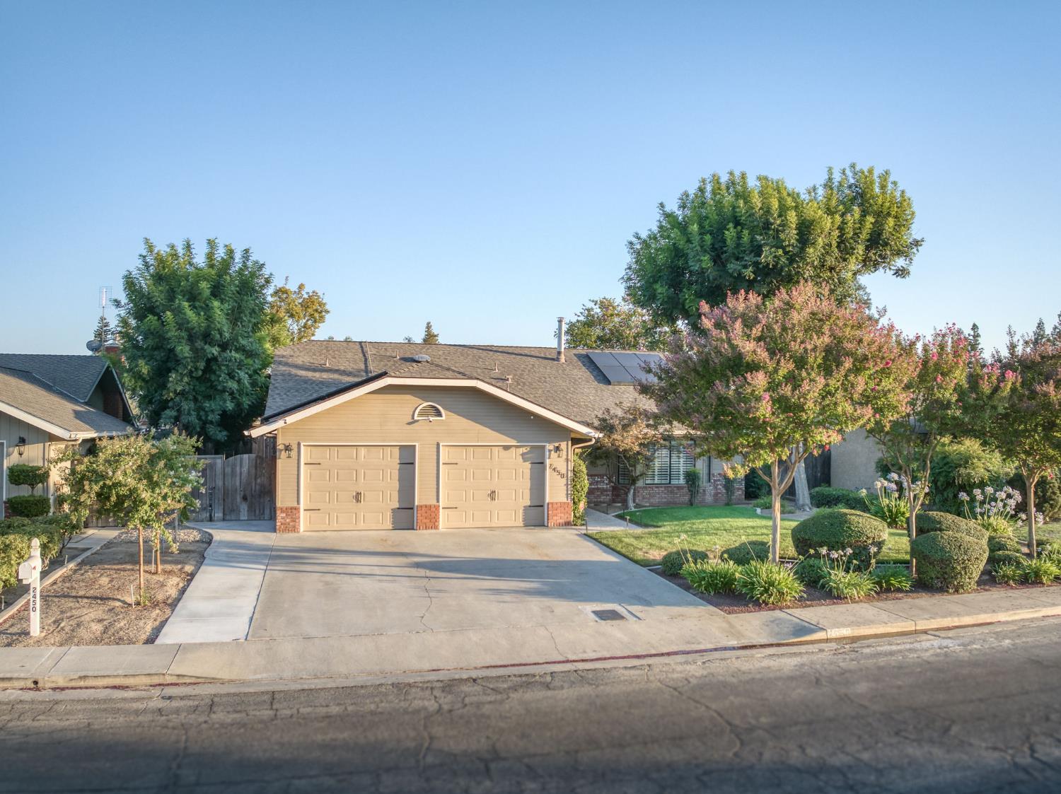 2450 Harold St, Kingsburg, CA 93631