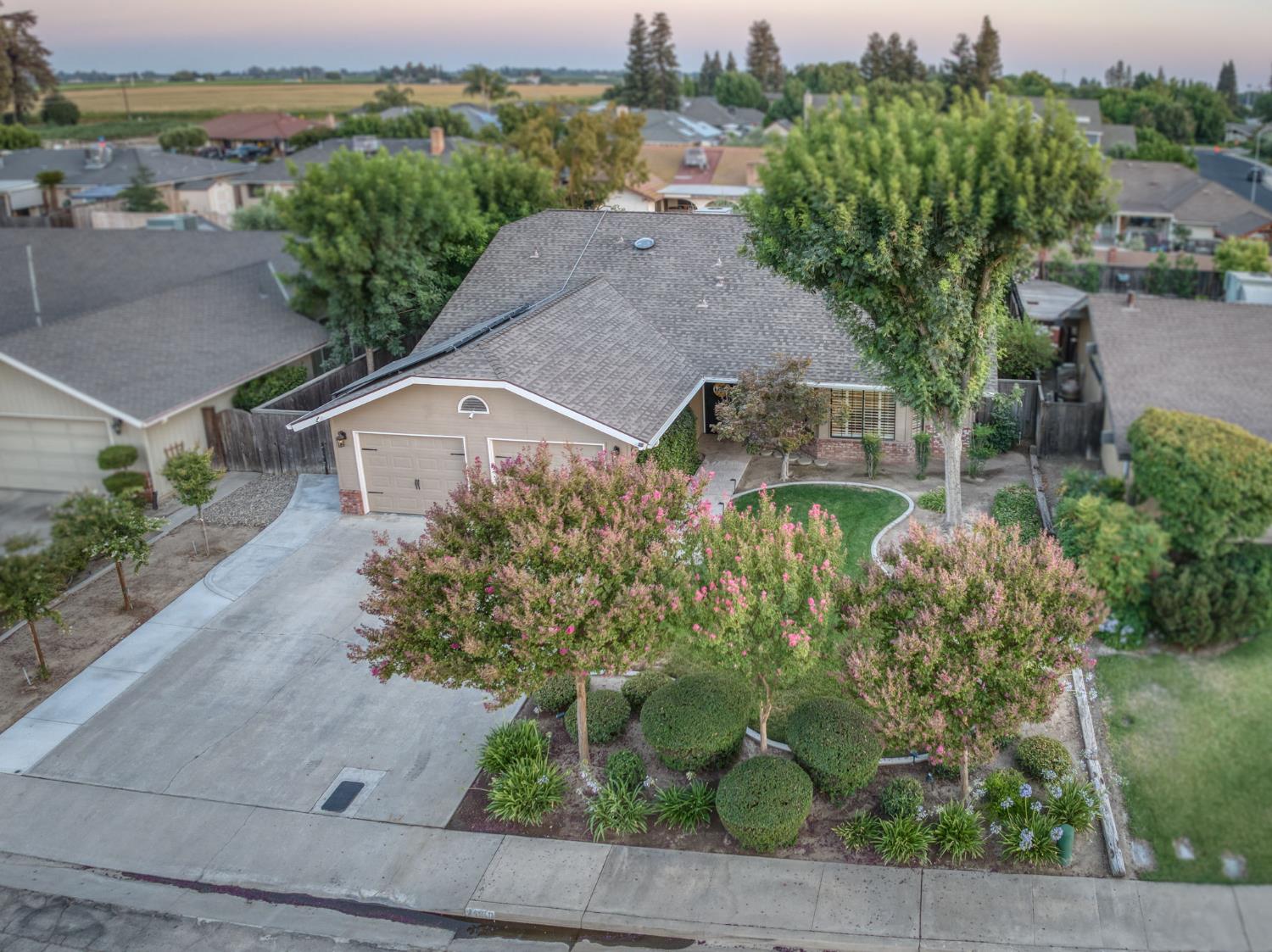 2450 Harold St, Kingsburg, CA 93631