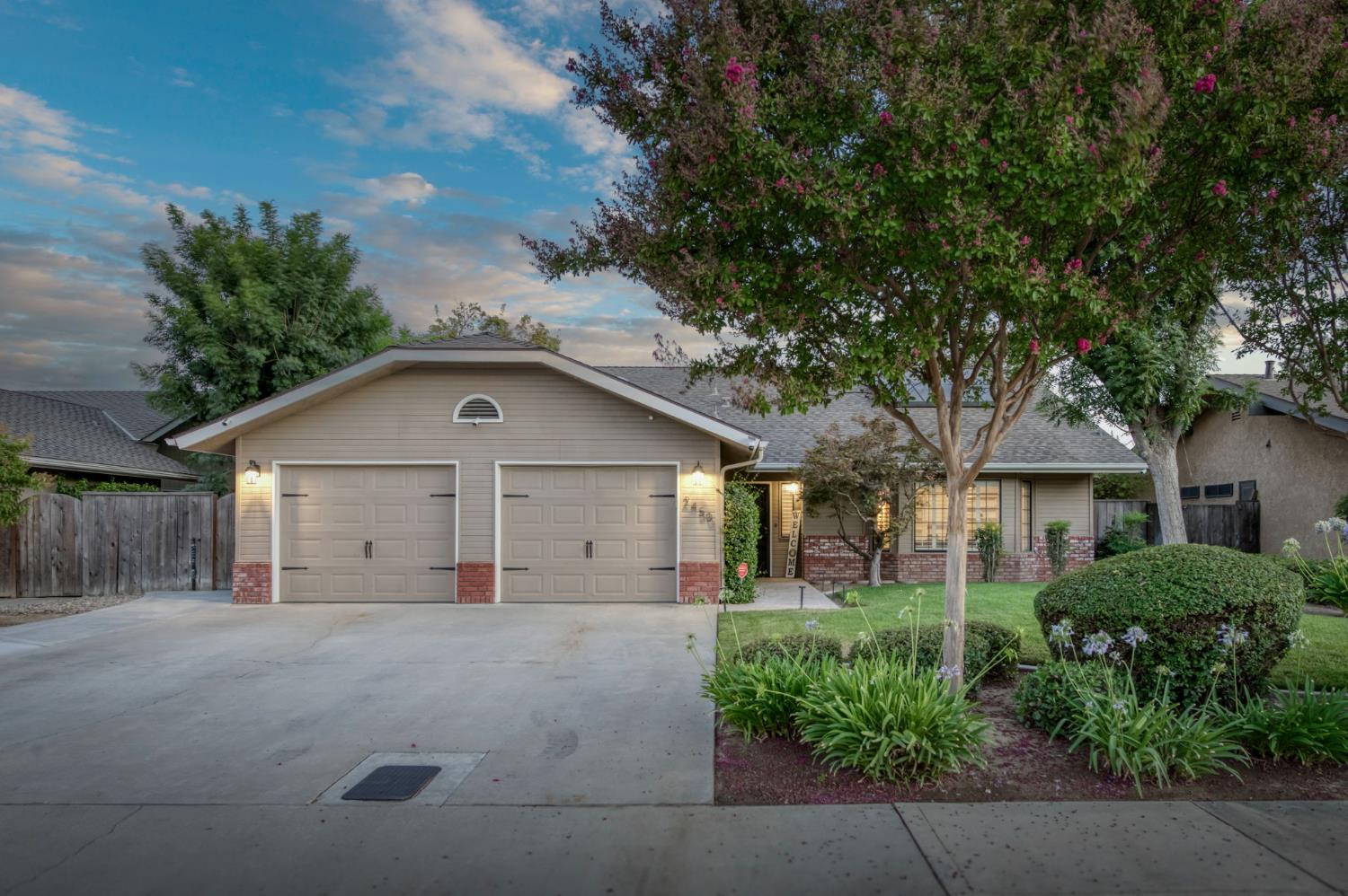 2450 Harold St, Kingsburg, CA 93631