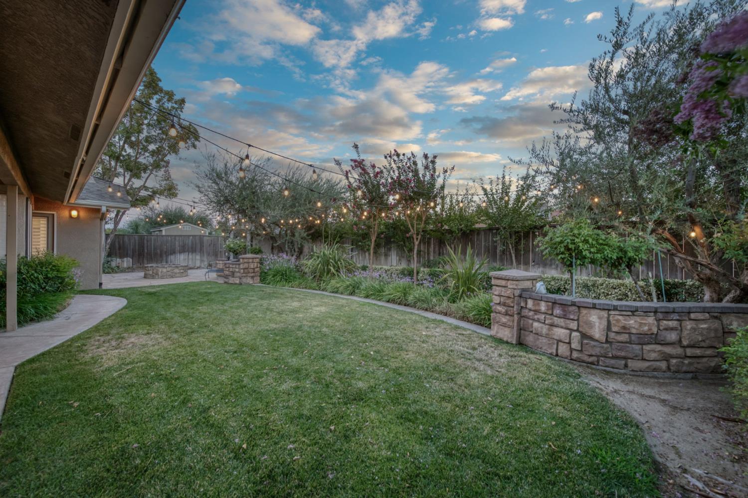 2450 Harold St, Kingsburg, CA 93631