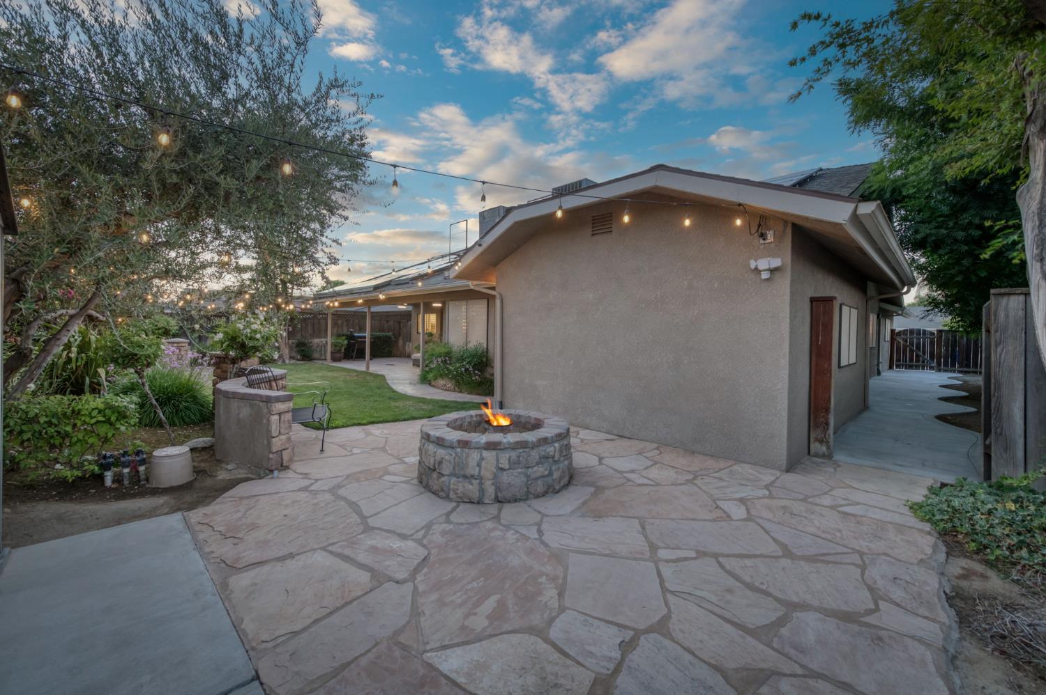 2450 Harold St, Kingsburg, CA 93631