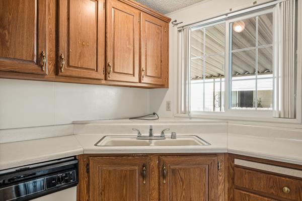 1551 6th #179 Ave, Kingsburg, CA 93631