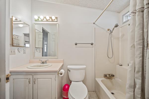 1551 6th #179 Ave, Kingsburg, CA 93631