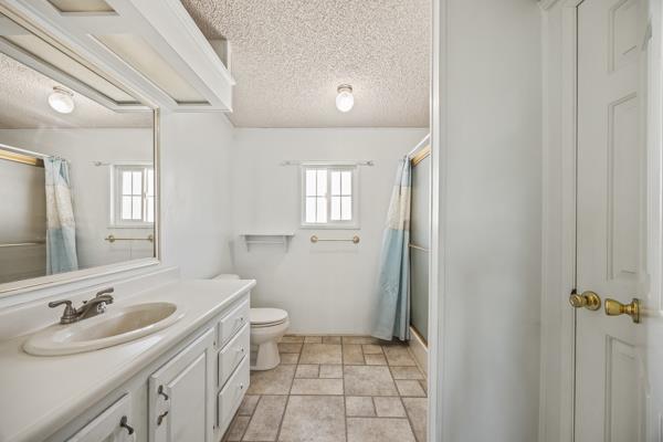 1551 6th #179 Ave, Kingsburg, CA 93631