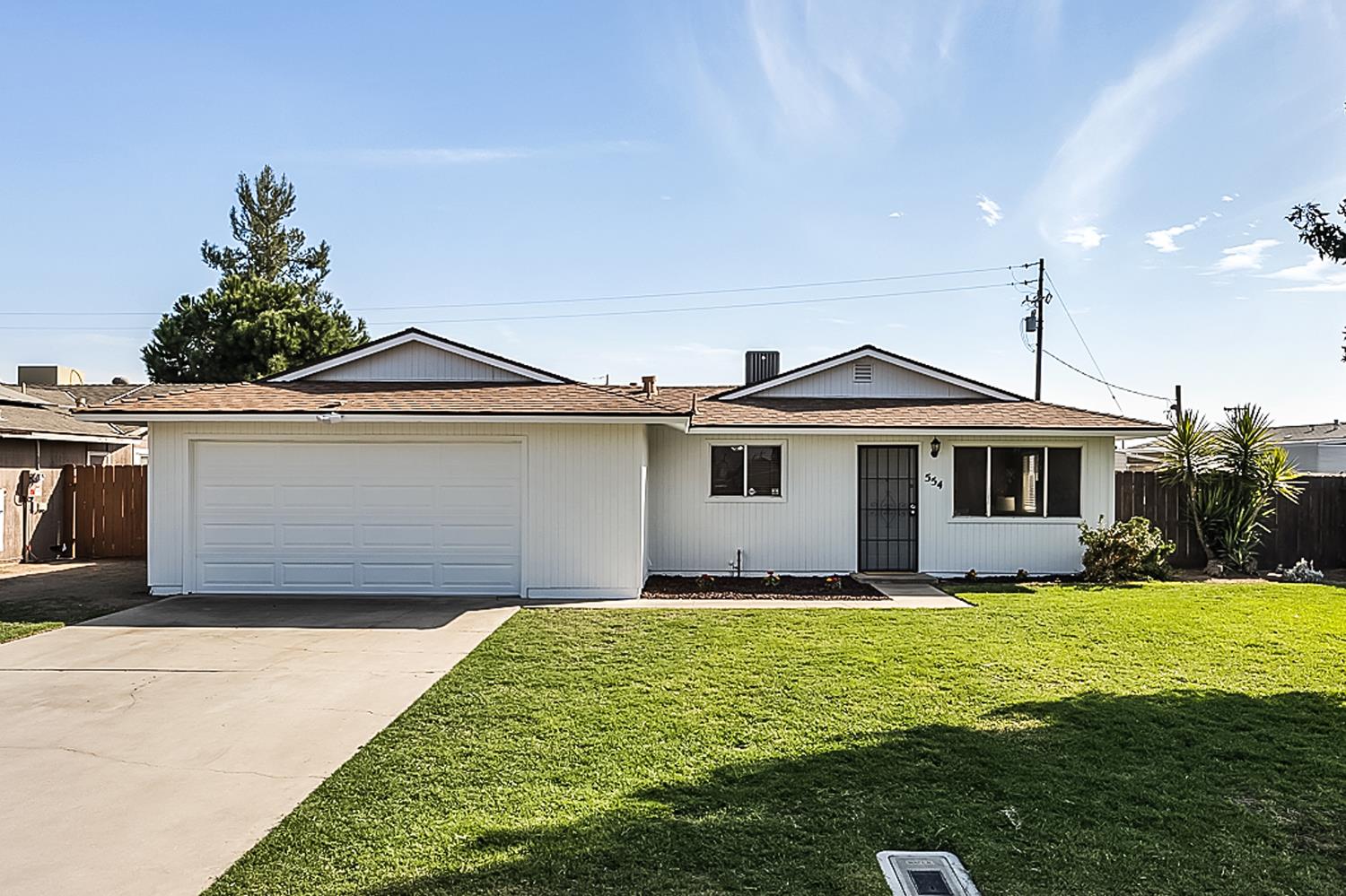 554 Sunset St, Kingsburg, CA 93631