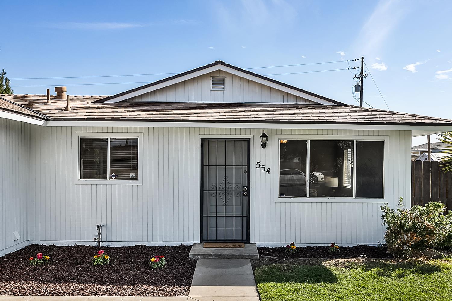 554 Sunset St, Kingsburg, CA 93631