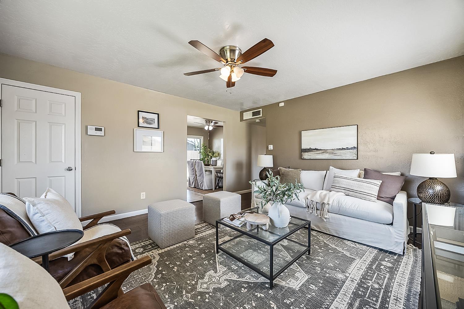554 Sunset St, Kingsburg, CA 93631
