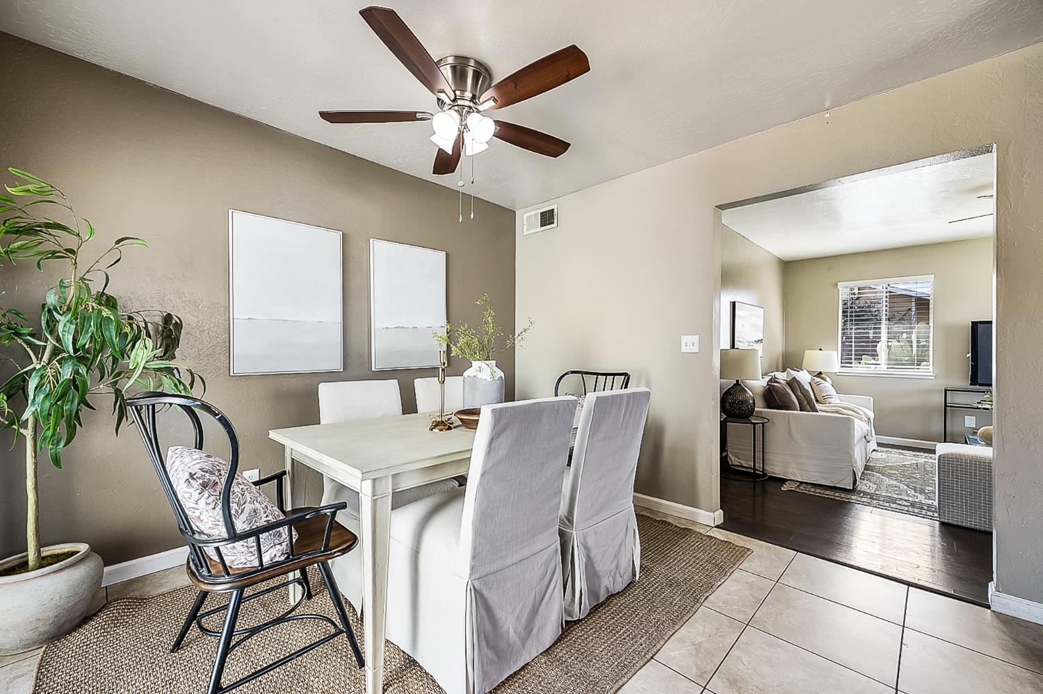 554 Sunset St, Kingsburg, CA 93631