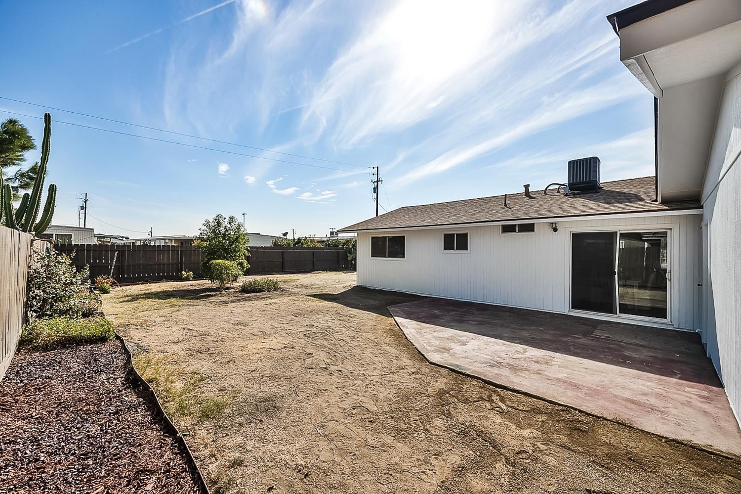 554 Sunset St, Kingsburg, CA 93631