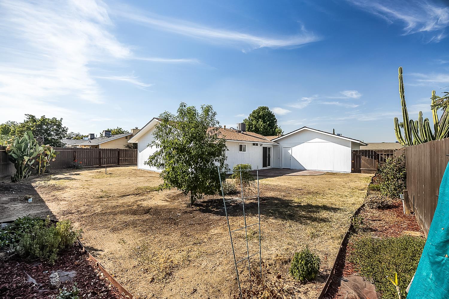 554 Sunset St, Kingsburg, CA 93631