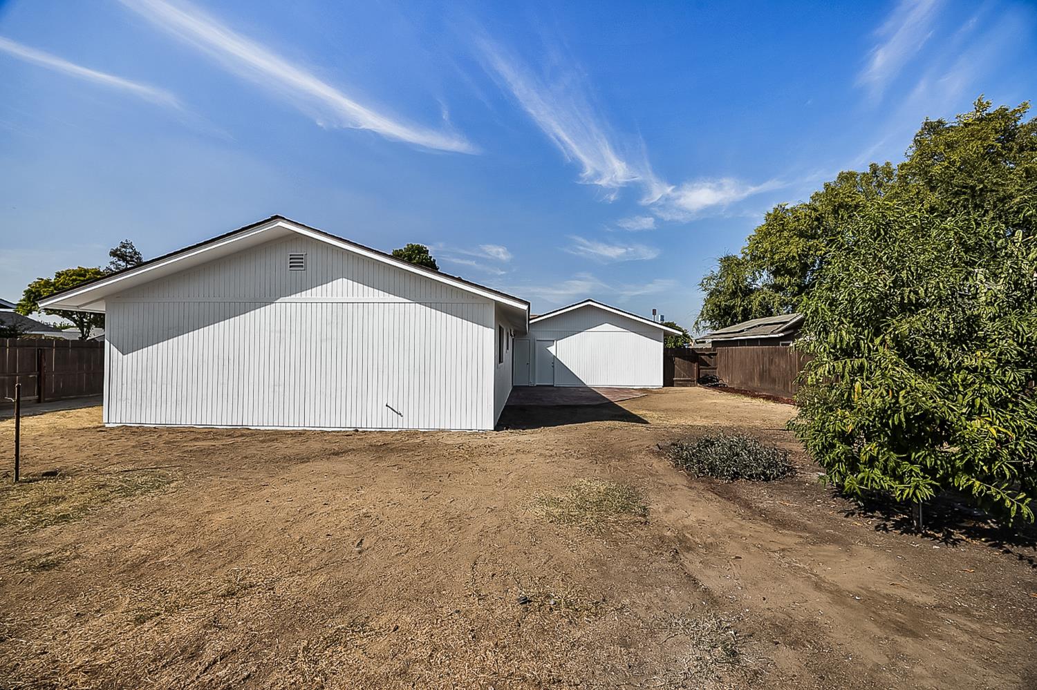 554 Sunset St, Kingsburg, CA 93631