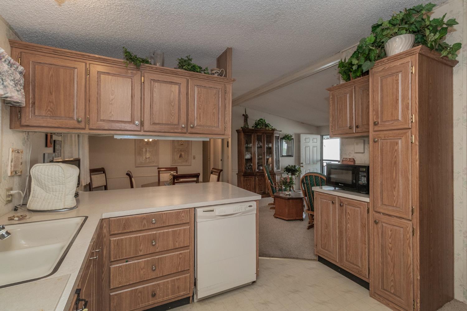 1551 6Th Avenue Dr #157, Kingsburg, CA 93631